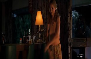 XXX आबनूस मुंडा प्रेमिका शौचालय पर डाल दिया और सेक्सी मूवी वीडियो दिखाएं फोन पर