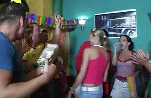 लड़कियों के एक पार्टी में मज़ा आ फुल सेक्स पिक्चर रहा है
